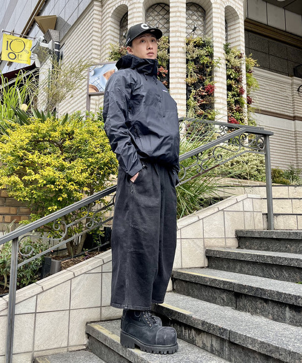 トラ吉さんの「BEAMS WOMEN｜クウォーターレングス デニム ウェビングパンツ」を使ったコーディネート