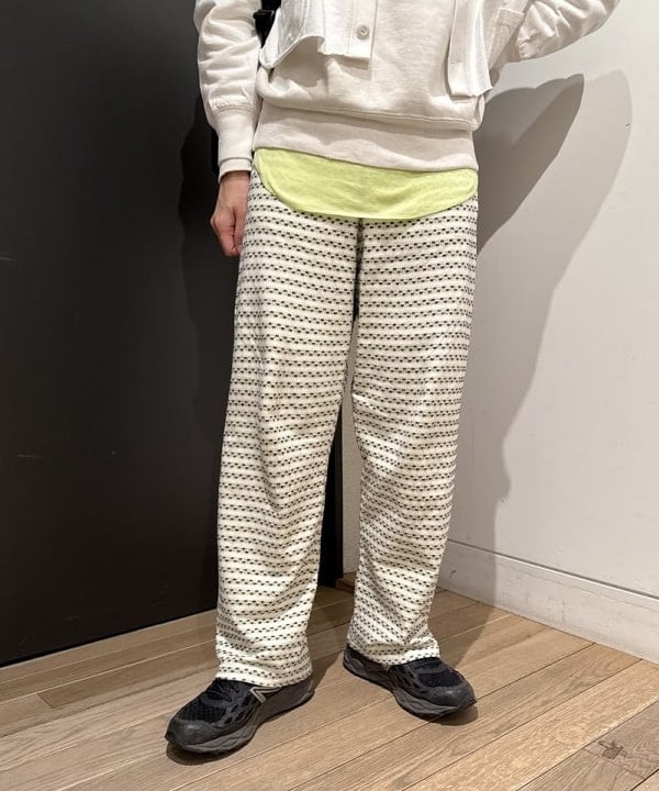 Kaoru Sakumaさんの「BEAMS WOMEN｜カットオフ Vネック カーディガン」を使ったコーディネート
