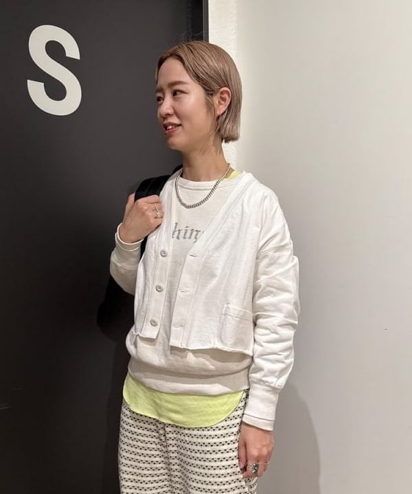 Kaoru Sakumaさんの「BEAMS WOMEN｜カットオフ Vネック カーディガン」を使ったコーディネート