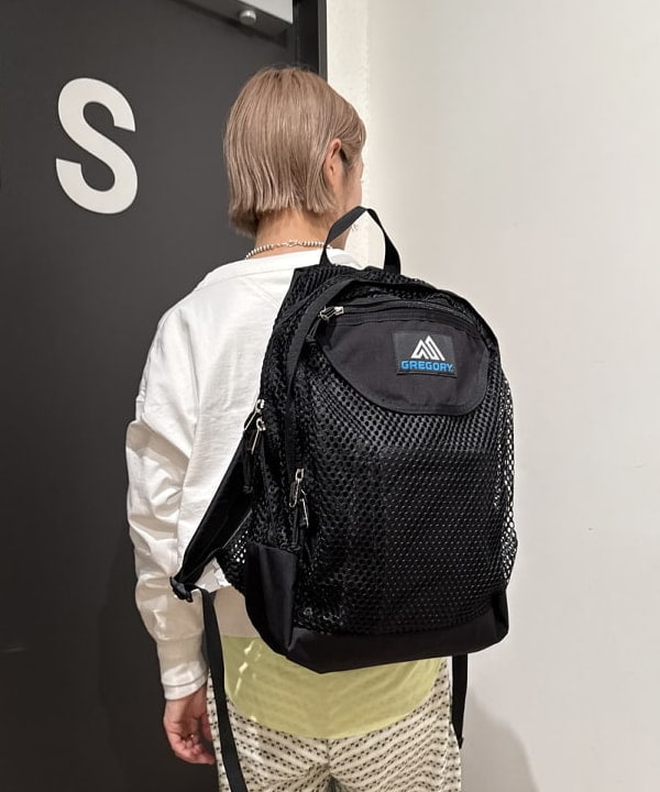 Kaoru Sakumaさんの「BEAMS WOMEN｜カットオフ Vネック カーディガン」を使ったコーディネート