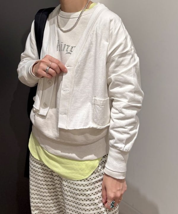 Kaoru Sakumaさんの「BEAMS WOMEN｜カットオフ Vネック カーディガン」を使ったコーディネート