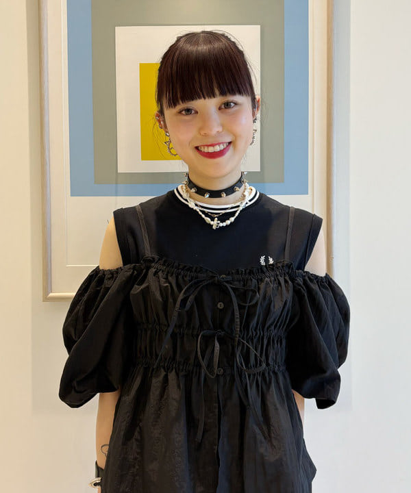 りかちょび/岸本梨佳さんの「BEAMS WOMEN｜オフショルダー パフスリーブ ブラウス」を使ったコーディネート