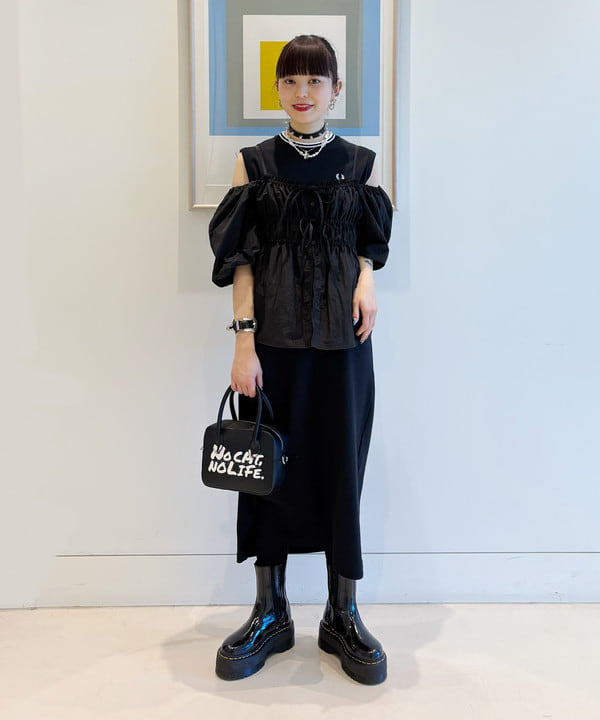 りかちょび/岸本梨佳さんの「BEAMS WOMEN｜オフショルダー パフスリーブ ブラウス」を使ったコーディネート