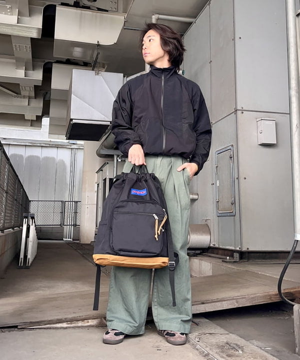 槙山 賢斗さんの「BEAMS WOMEN｜クレイジー トラックトップ ブルゾン」を使ったコーディネート