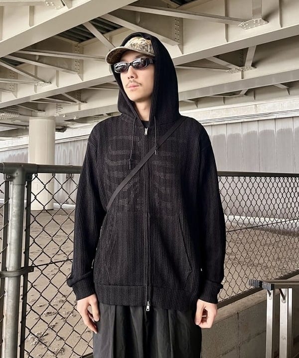 高遠 恒巳さんの「BEAMS WOMEN｜ARC&rsquo;TERYX / Heliad Crossbody」を使ったコーディネート