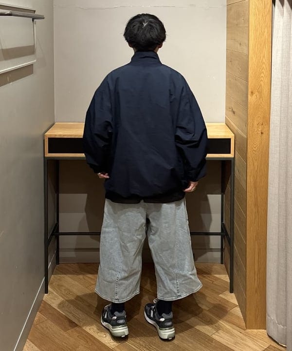 三宅 康平さんの「BEAMS WOMEN｜クウォーターレングス デニム ウェビングパンツ」を使ったコーディネート