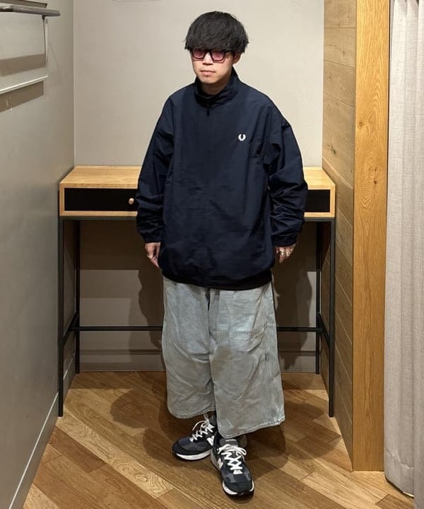 三宅 康平さんの「BEAMS WOMEN｜クウォーターレングス デニム ウェビングパンツ」を使ったコーディネート