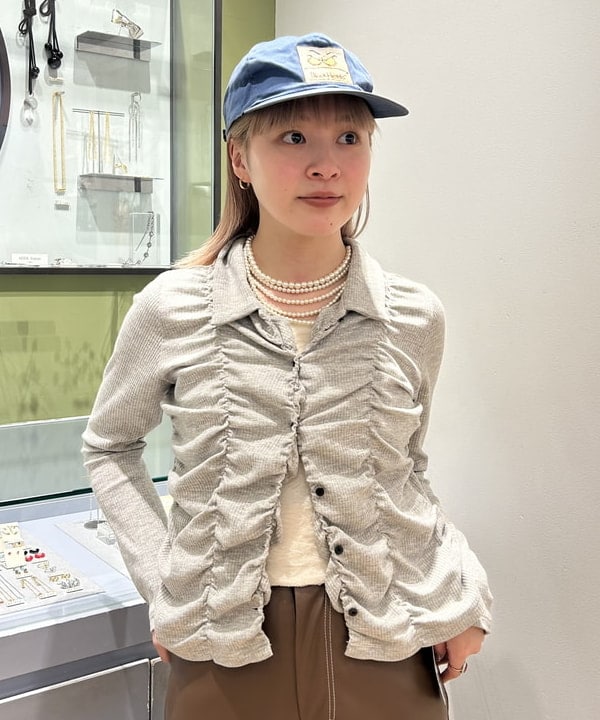 ナカノ アイさんの「BEAMS WOMEN｜フェイクレザー ダブルニーパンツ」を使ったコーディネート