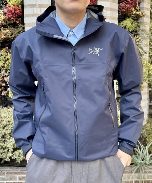 配島 孝明さんの「BEAMS WOMEN｜ARC'TERYX / Beta Jacket」を使ったコーディネート