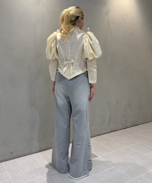 大石彩可さんの「BEAMS WOMEN｜Ray BEAMS / アンクルストラップ パンプス」を使ったコーディネート