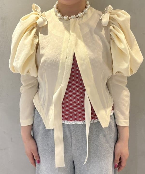 大石彩可さんの「BEAMS WOMEN｜Ray BEAMS / アンクルストラップ パンプス」を使ったコーディネート