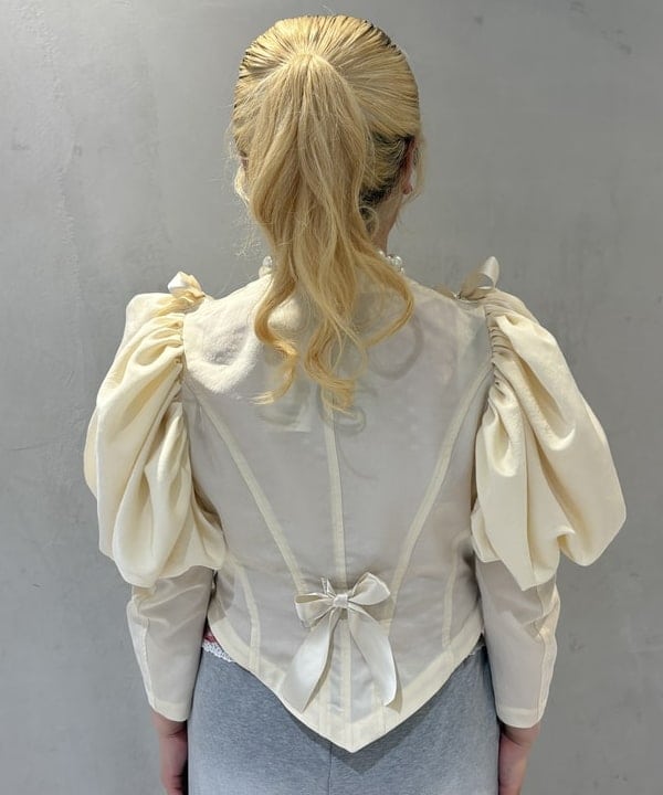 大石彩可さんの「BEAMS WOMEN｜Ray BEAMS / アンクルストラップ パンプス」を使ったコーディネート