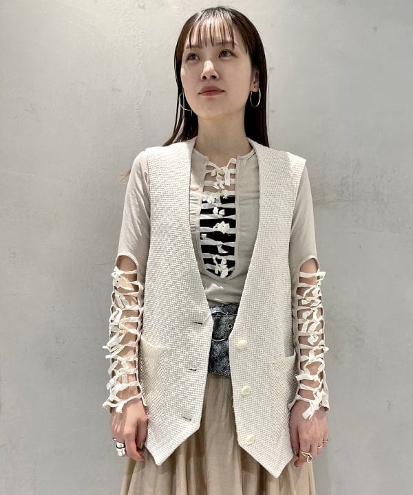 カタヤマ アヤさんの「BEAMS WOMEN｜エアリー シアー フレア スカート」を使ったコーディネート