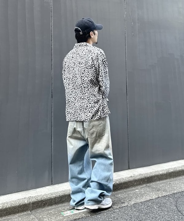 吉田 洸輝さんの「BEAMS WOMEN｜アニマルプリント カットオフ オープンカラーシャツ」を使ったコーディネート