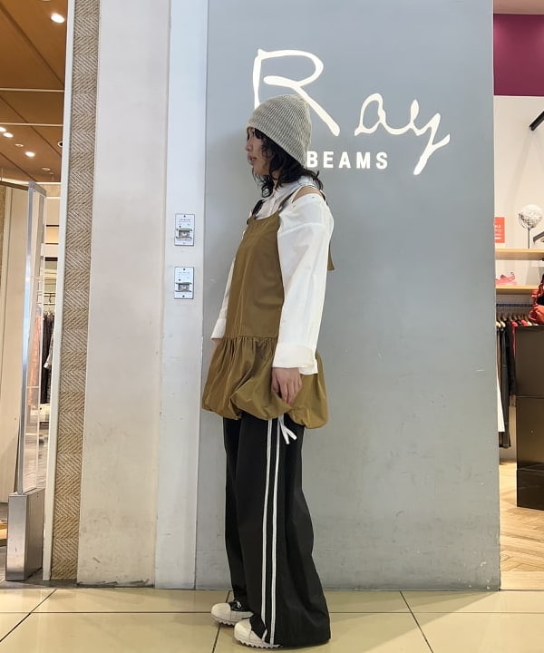 ヒナさんの「BEAMS WOMEN｜ショルダー オープン シャツ」を使ったコーディネート