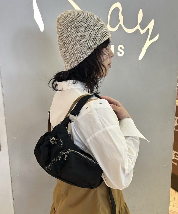 ヒナさんの「BEAMS WOMEN｜ショルダー オープン シャツ」を使ったコーディネート