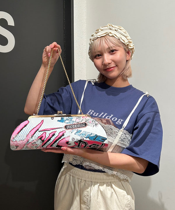 佐藤 亜美さんの「BEAMS WOMEN｜Lee / BULLDOG PRINT S/S TEE」を使ったコーディネート