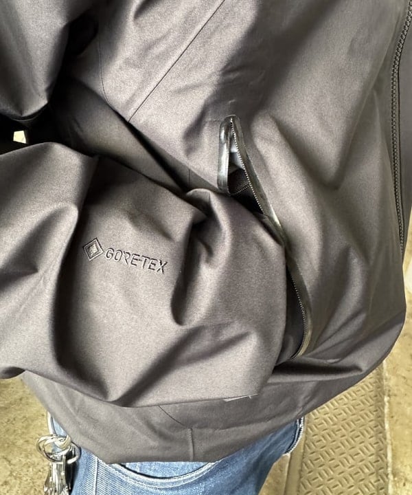 川崎 駿希さんの「BEAMS WOMEN｜ARC'TERYX / Beta Jacket」を使ったコーディネート