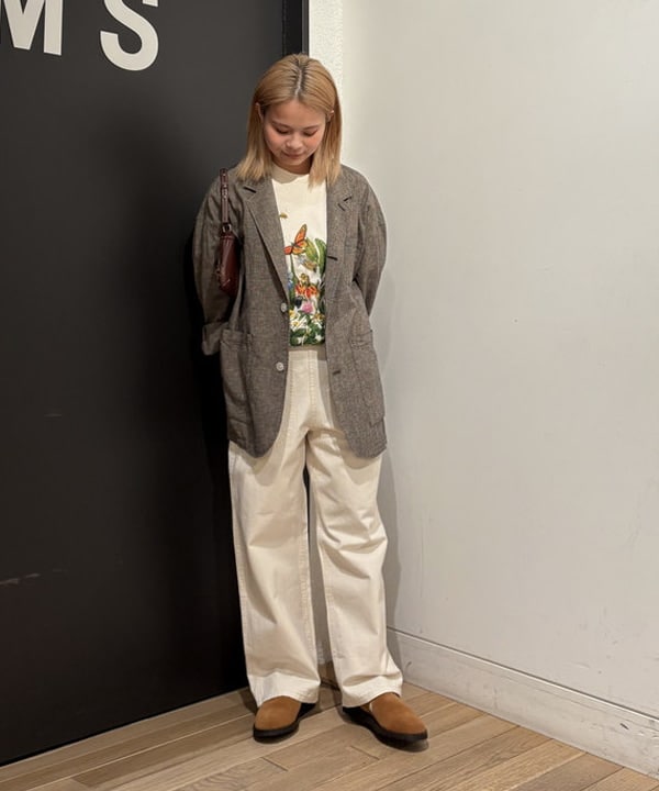 キムさんの「BEAMS WOMEN｜【別注】Atlas Screen Printing / Roadside Flowers Tee」を使ったコーディネート