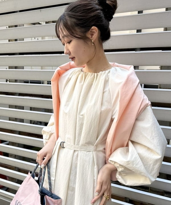 YUIさんの「BEAMS WOMEN｜AK+1 / ネックギャザー ワンピース」を使ったコーディネート