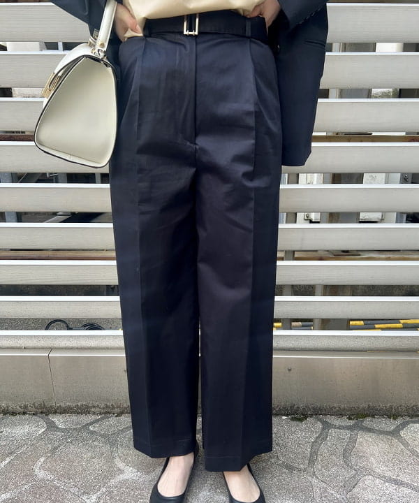 岡 妃呂美さんの「BEAMS WOMEN｜Oggi &times; Demi-Luxe BEAMS / ボクシー テーラードジャケット」を使ったコーディネート