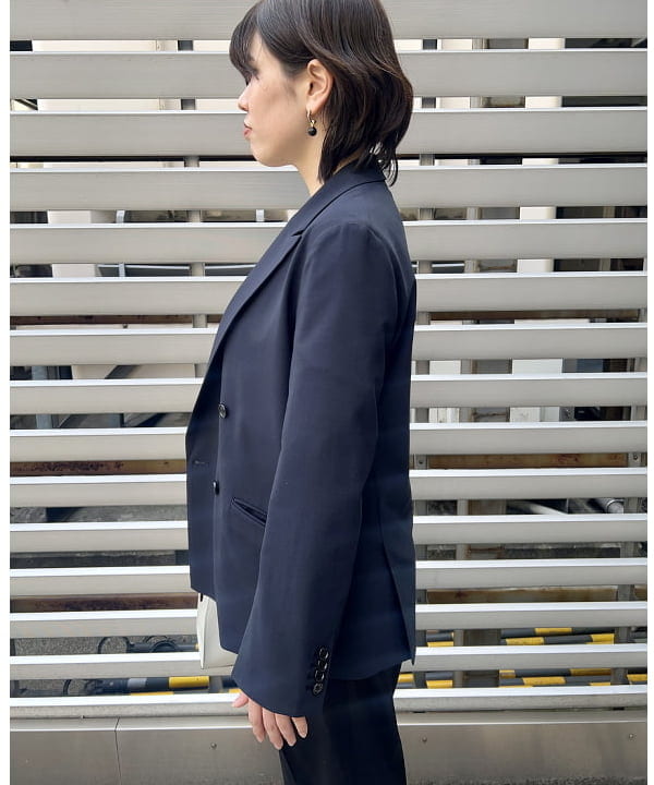 岡 妃呂美さんの「BEAMS WOMEN｜Oggi &times; Demi-Luxe BEAMS / ボクシー テーラードジャケット」を使ったコーディネート