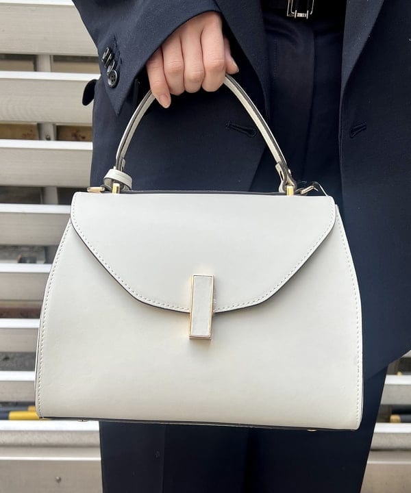 岡 妃呂美さんの「BEAMS WOMEN｜Oggi &times; Demi-Luxe BEAMS / ボクシー テーラードジャケット」を使ったコーディネート