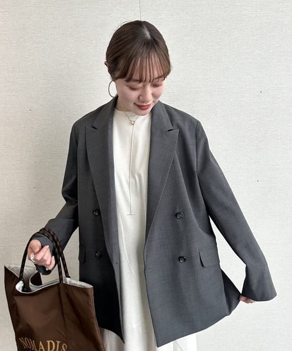 大浦 栞さんの「BEAMS WOMEN｜【別注】SLOANE / タックショルダー ワンピース」を使ったコーディネート