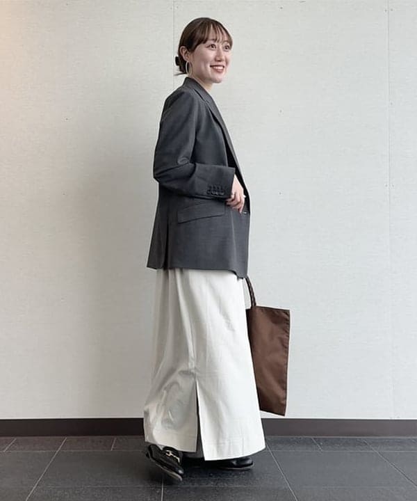 大浦 栞さんの「BEAMS WOMEN｜【別注】SLOANE / タックショルダー ワンピース」を使ったコーディネート