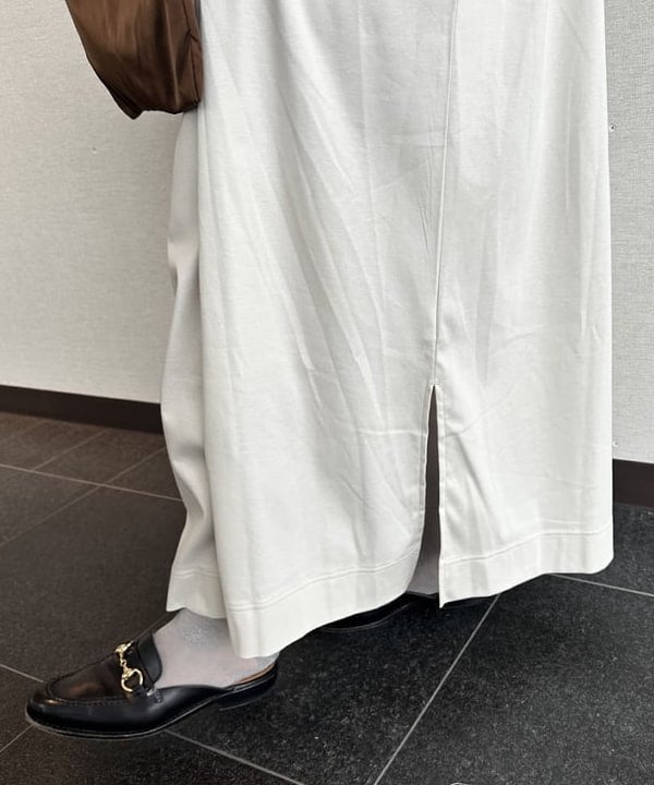 大浦 栞さんの「BEAMS WOMEN｜【別注】SLOANE / タックショルダー ワンピース」を使ったコーディネート