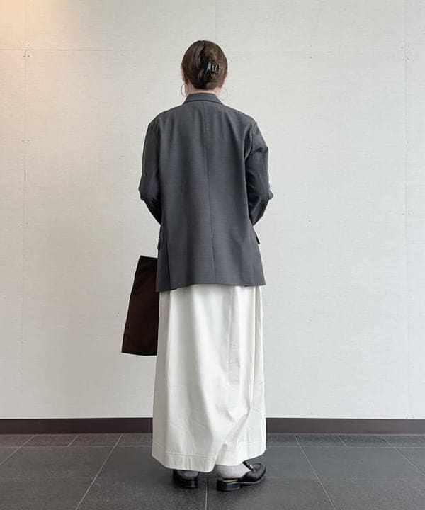 大浦 栞さんの「BEAMS WOMEN｜【別注】SLOANE / タックショルダー ワンピース」を使ったコーディネート