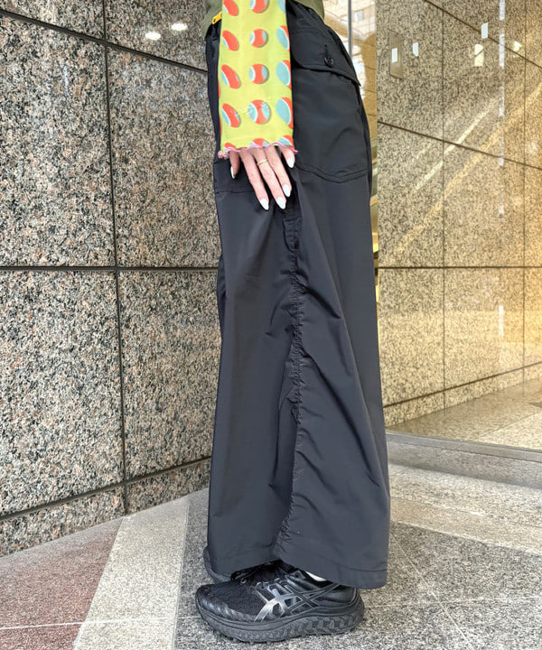 吉田 花さんの「BEAMS WOMEN｜CTRL FREAK / ナイロン ハンディ ショルダー」を使ったコーディネート