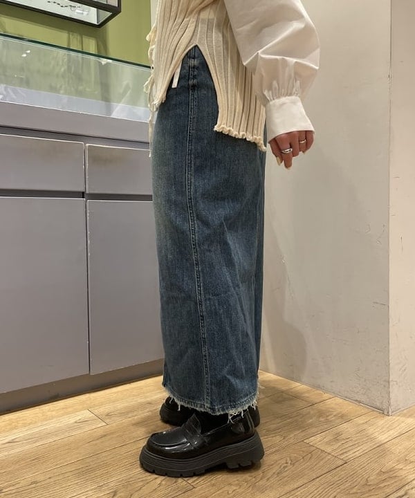 chikaさんの「BEAMS WOMEN｜ドロスト クロップド シャツ」を使ったコーディネート