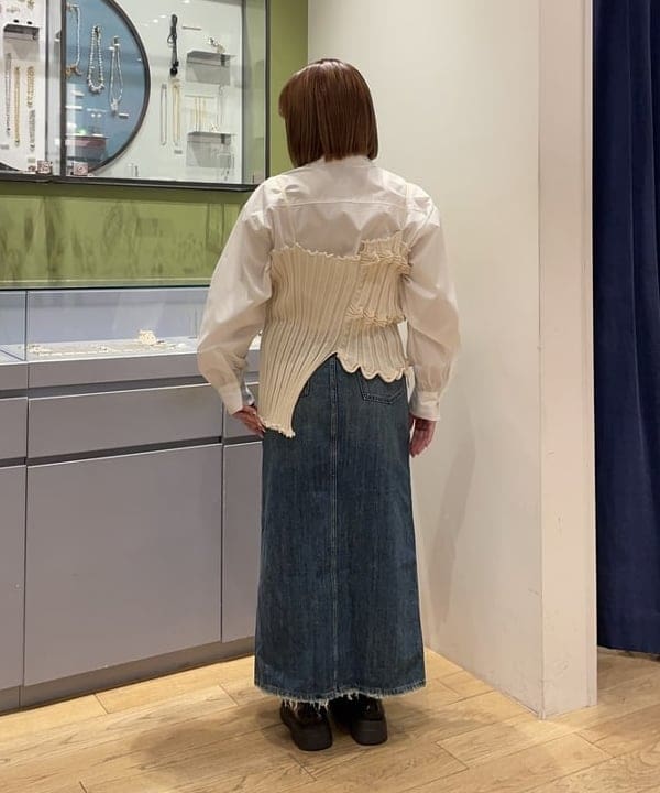 chikaさんの「BEAMS WOMEN｜ドロスト クロップド シャツ」を使ったコーディネート