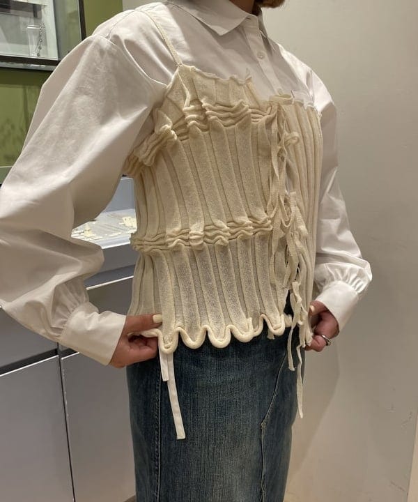 chikaさんの「BEAMS WOMEN｜ドロスト クロップド シャツ」を使ったコーディネート