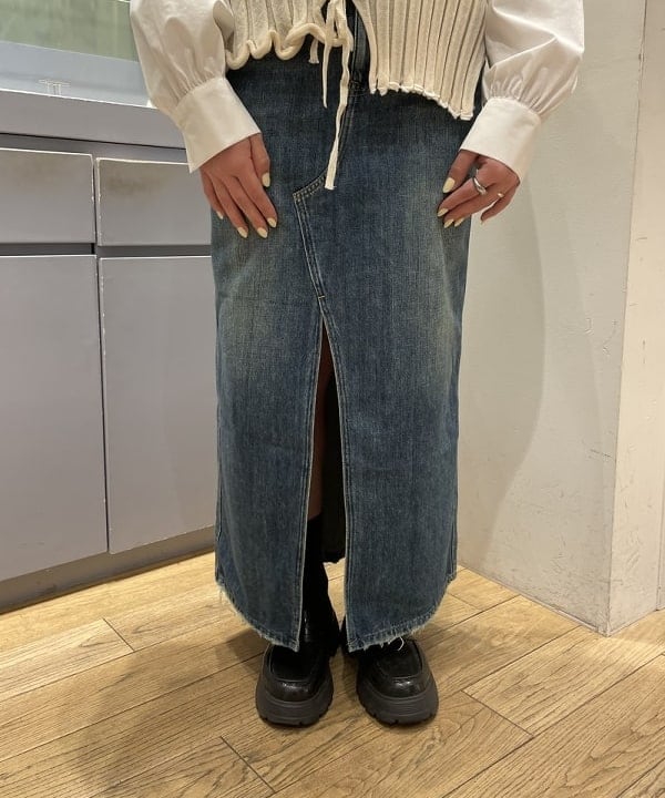 chikaさんの「BEAMS WOMEN｜ドロスト クロップド シャツ」を使ったコーディネート