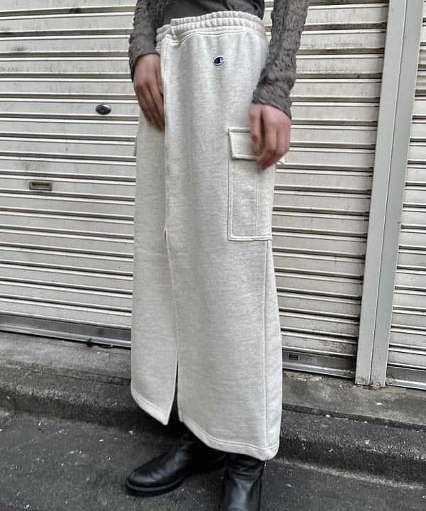 神坂 莉子さんの「BEAMS WOMEN｜【別注】Champion / ロングスカート」を使ったコーディネート