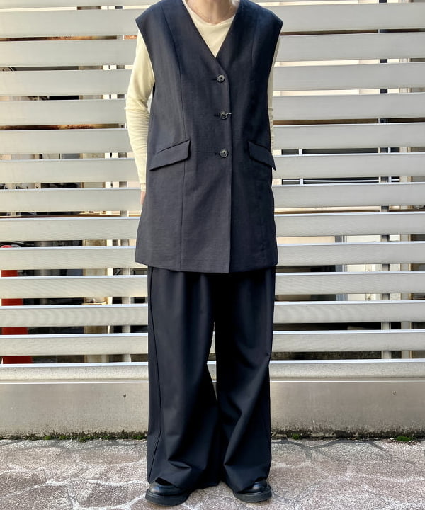 イナダさんの「BEAMS WOMEN｜ポプリン 2タックパンツ」を使ったコーディネート