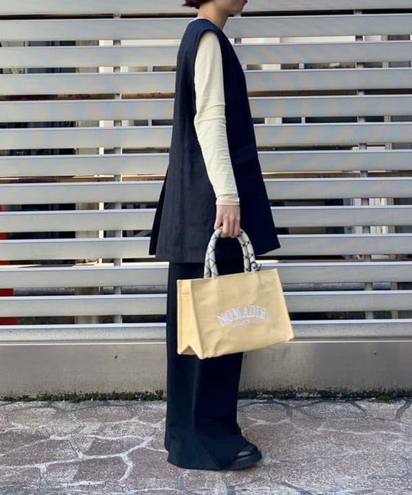 イナダさんの「BEAMS WOMEN｜ポプリン 2タックパンツ」を使ったコーディネート