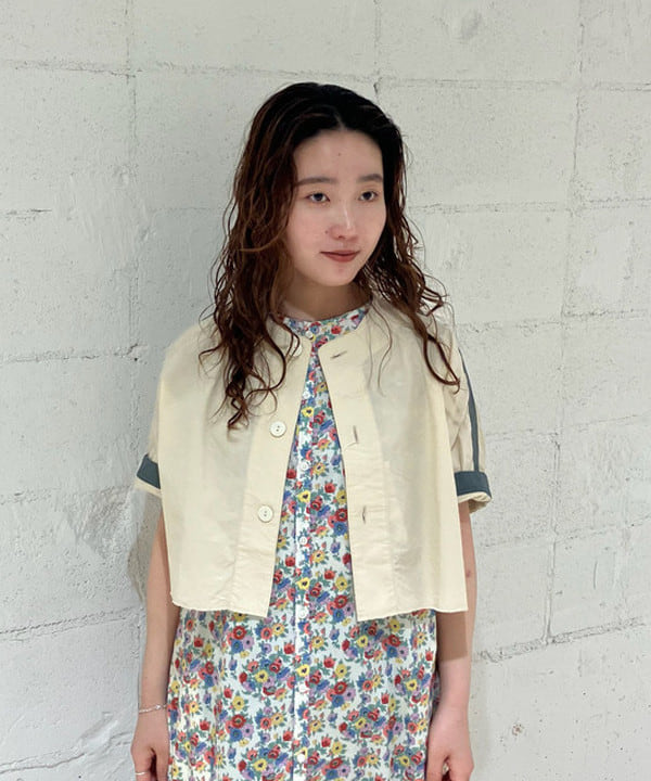 モモさんの「BEAMS WOMEN｜リバティ ベルト ノースリーブ ワンピース」を使ったコーディネート