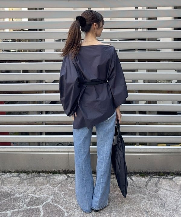 YUIさんの「BEAMS WOMEN｜ギャザー ショルダー ブラウス」を使ったコーディネート
