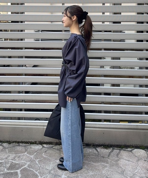 YUIさんの「BEAMS WOMEN｜ギャザー ショルダー ブラウス」を使ったコーディネート