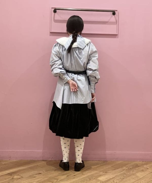 晶さんの「BEAMS WOMEN｜グロッシー バルーン スカート」を使ったコーディネート