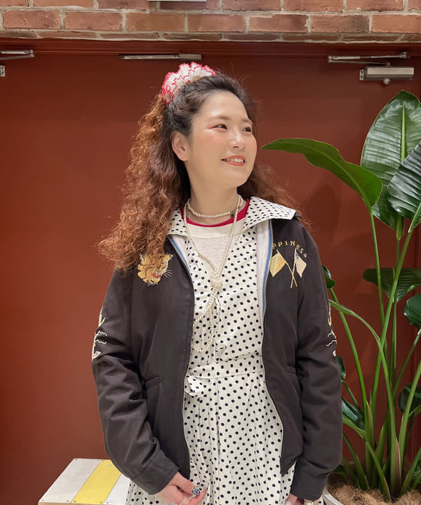 エノモト アミさんの「BEAMS WOMEN｜テーラー東洋 / Mid 1960s Style Cotton Rayon Vietnam Jacket」を使ったコーディネート