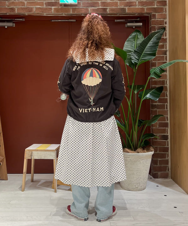 エノモト アミさんの「BEAMS WOMEN｜テーラー東洋 / Mid 1960s Style Cotton Rayon Vietnam Jacket」を使ったコーディネート