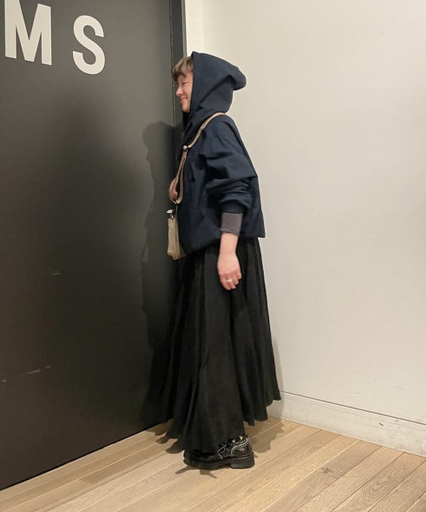 IZUMI MAYUMIさんの「BEAMS WOMEN｜NOMADIS / HELMET MESH Petit ショルダーバッグ」を使ったコーディネート