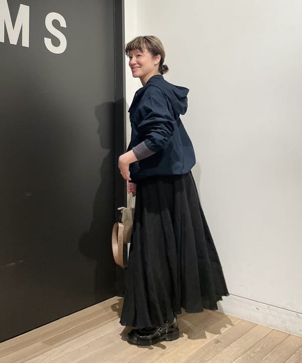 IZUMI MAYUMIさんの「BEAMS WOMEN｜NOMADIS / HELMET MESH Petit ショルダーバッグ」を使ったコーディネート