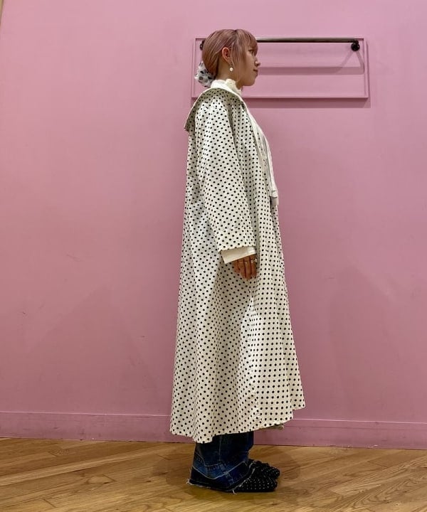 榎本 葵さんの「BEAMS WOMEN｜RED CARD TOKYO / Peace ルーズフレア デニムパンツ」を使ったコーディネート