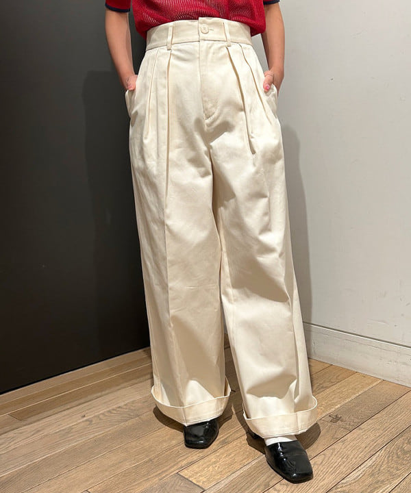 佐藤 亜美さんの「BEAMS WOMEN｜【別注】FRED PERRY / RIB KNITTED SHIRT」を使ったコーディネート