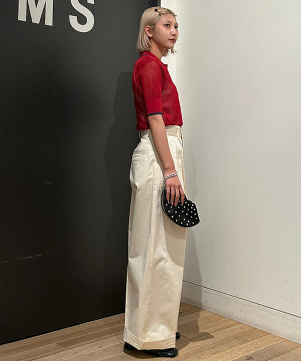 佐藤 亜美さんの「BEAMS WOMEN｜【別注】FRED PERRY / RIB KNITTED SHIRT」を使ったコーディネート